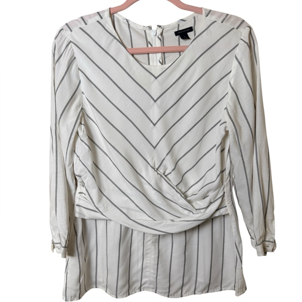 Ann Taylor size 2 White and Black Striped Blouse